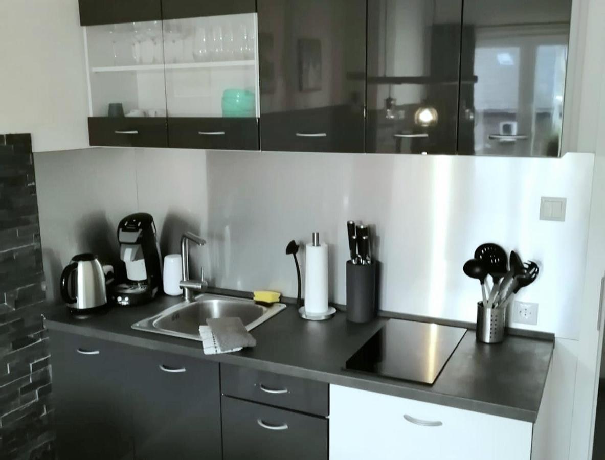 Moderne Wohlfuehloase Zentral In Seenaehe - Pillow Menu, 2 Stk 55" Smart Tvs, Netflix, Disneyplus Uvm Wetter  Exterior photo